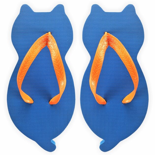 chinelo de gatinho azul com formato de gato