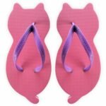 chinelo de gatinho rosa com formato de gato