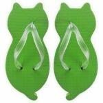 chinelo de gatinho verde com formato de gato