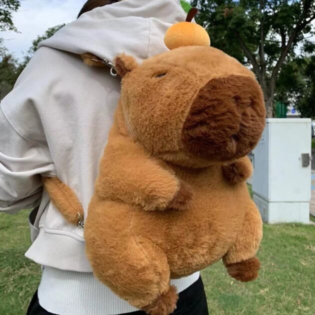 Mochila com Formato De Capivara de Pelúcia Fofa e Macia