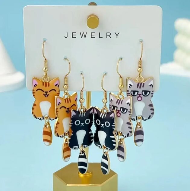 Kit 3 Brincos de Gatinho Fofo Divertido Que Balança o Rabinho